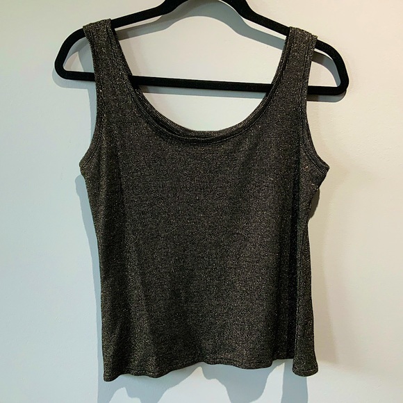 Black + Gold Sleeveless Top - Picture 5 of 10